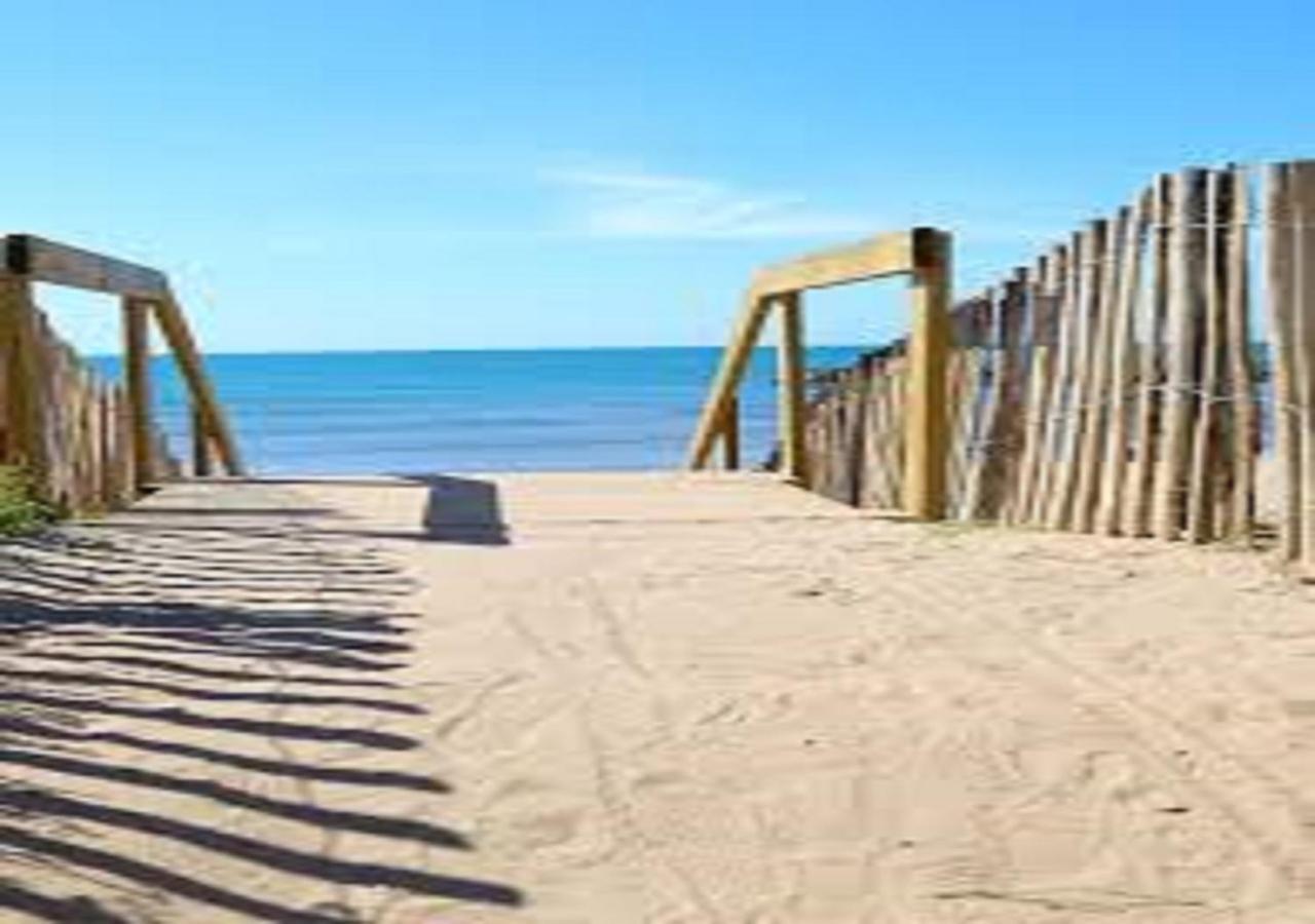 Camping La Carabasse Vias-Plage-T4 Climatise,Tout Confort, Emplacement Calme ! Esterno foto